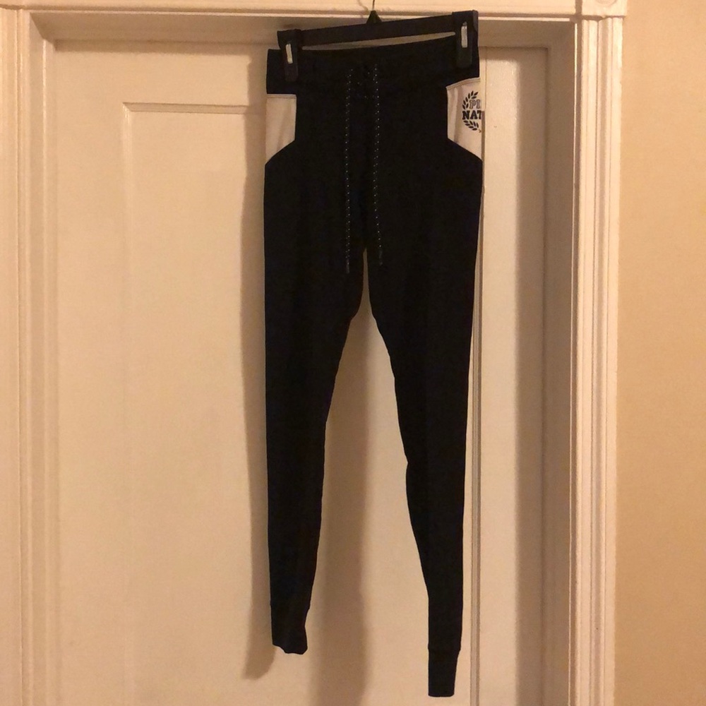 Pink leggings with pockets